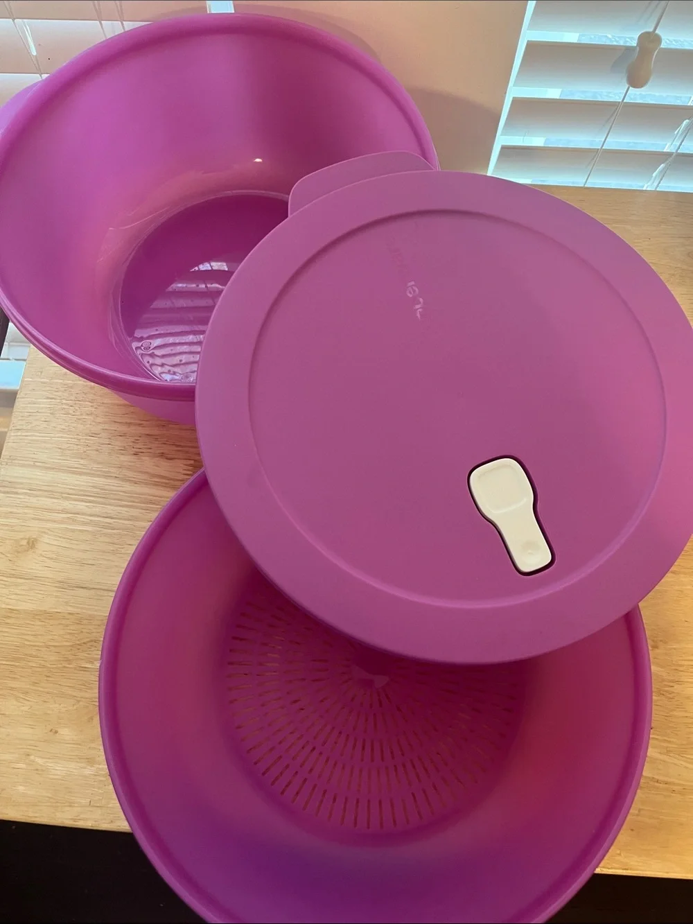 Tupperware Purple Airtight Mixing Bowl with Lid and Colander